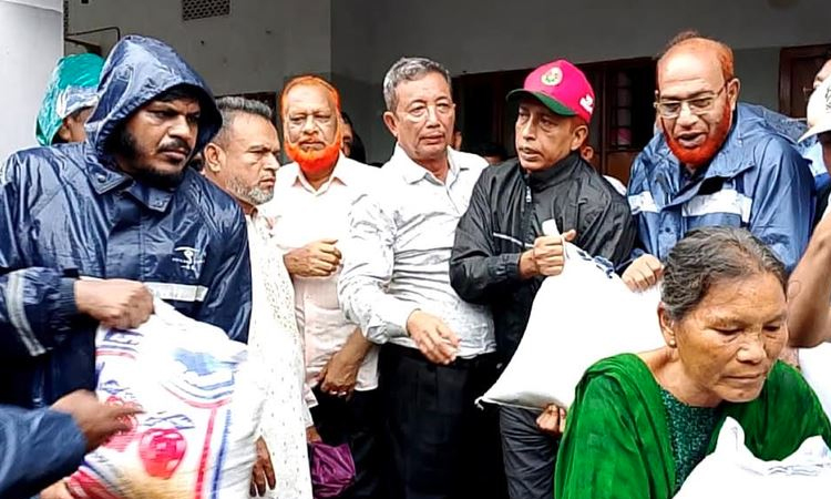 BNP distributes relief among flood-hit people in Rangamati