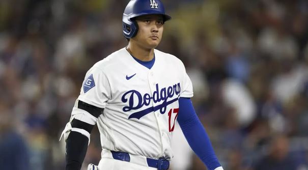 Dodgers face Ohtani knee issues in MLB three-peat bid