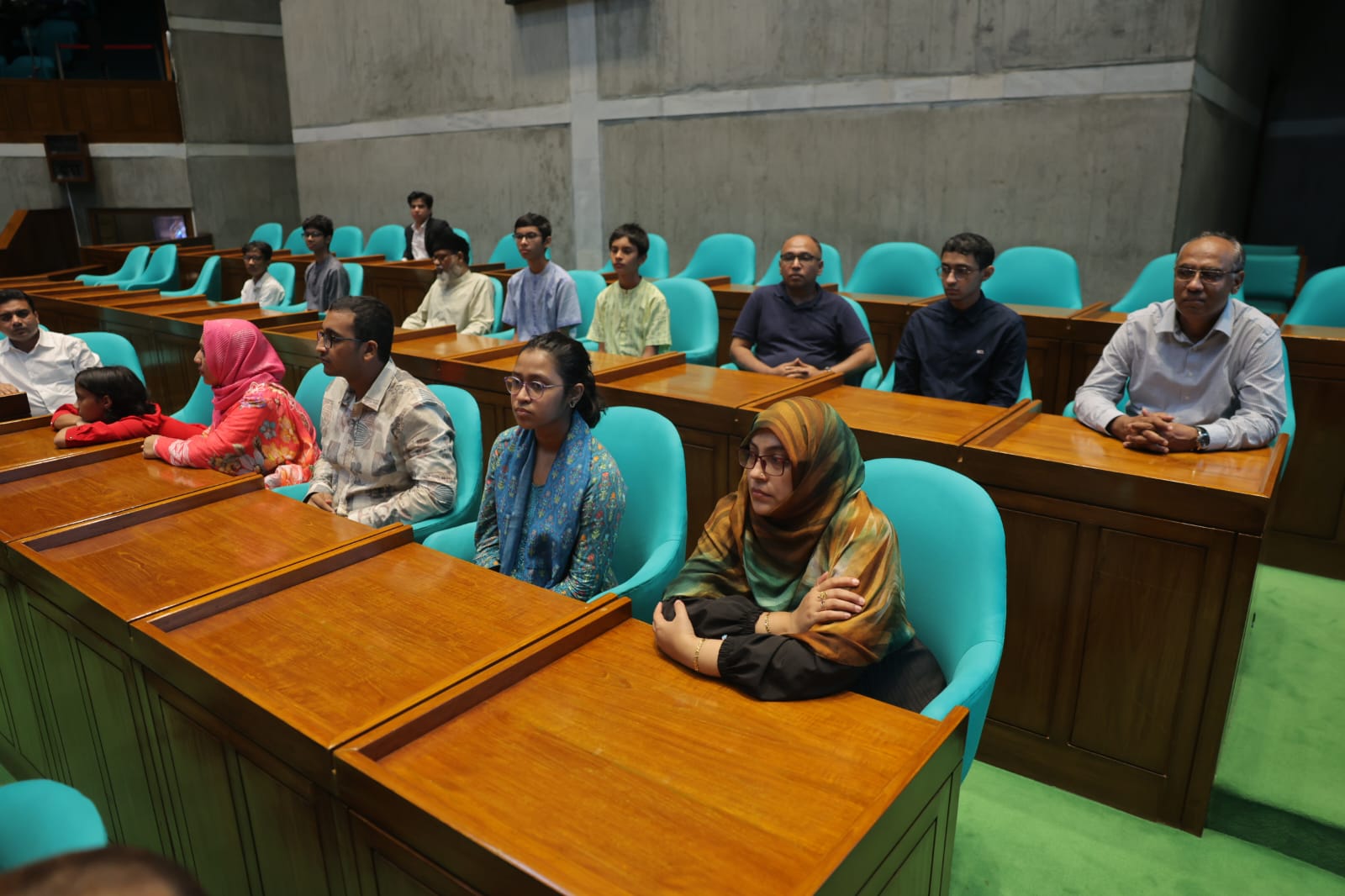 PM fulfills AI Olympiad-winning students' wish to watch JS proceedings
