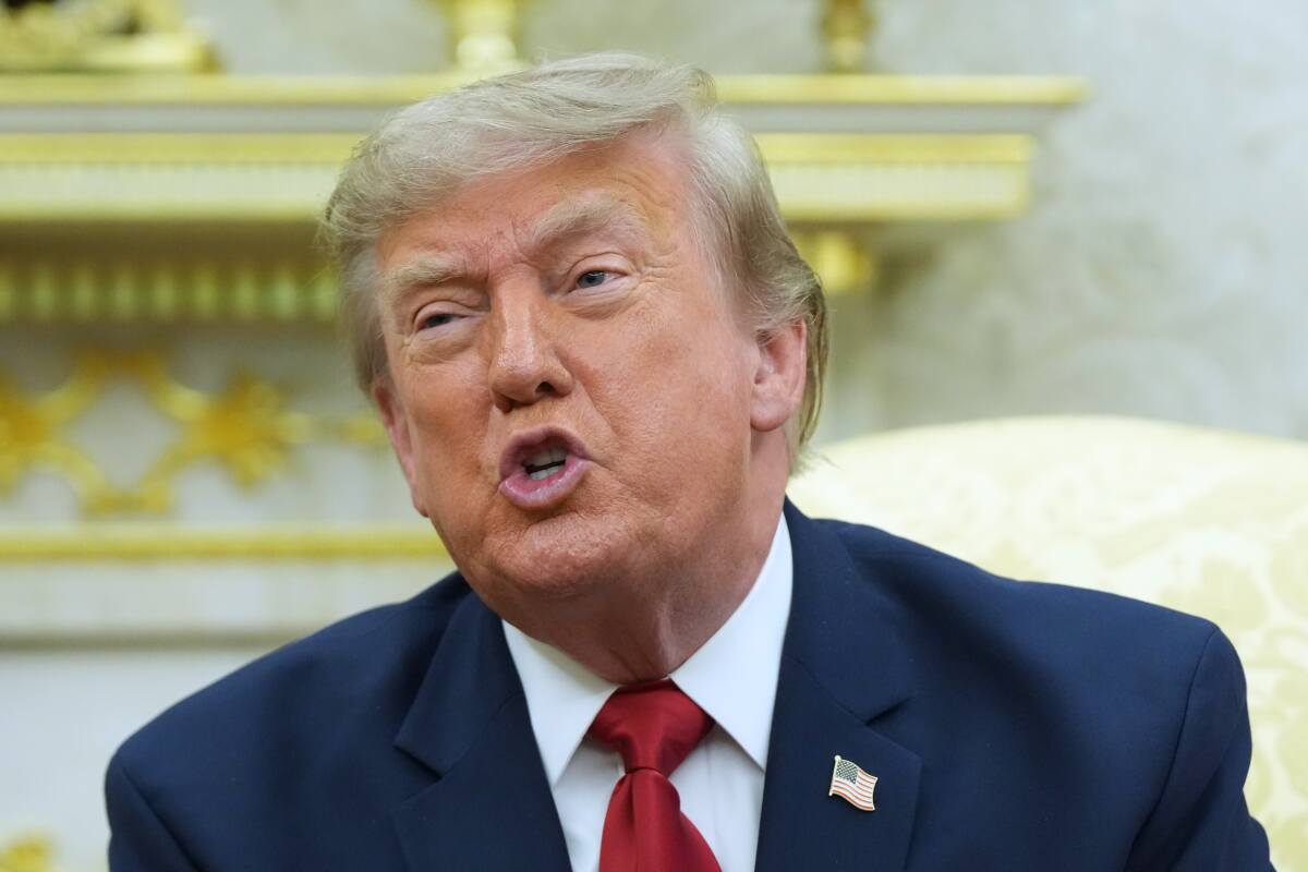 Trump tells immigration agents to keep traffic stops despite killings