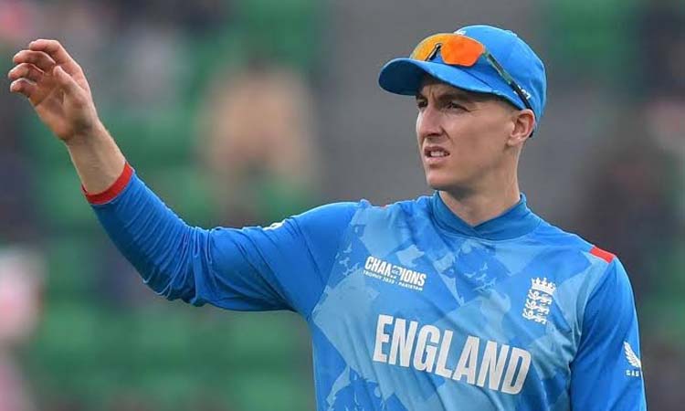 Brook urges England to follow ever-green Root's example