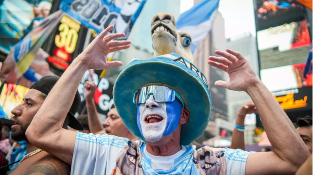 Argentines out in force as New Yorkers bid farewell to World Cup carnival