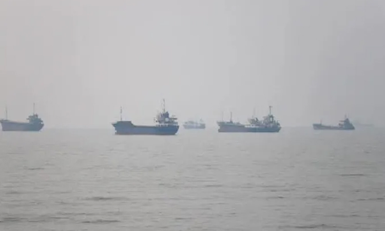 Iran Guards say stopped four ships trying to transit Hormuz strait