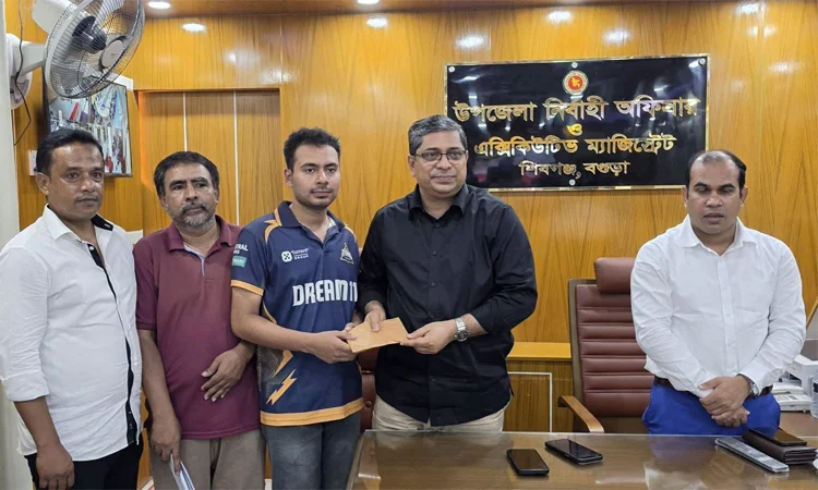 Shahe Alam stands by meritorious but poor student Nirab