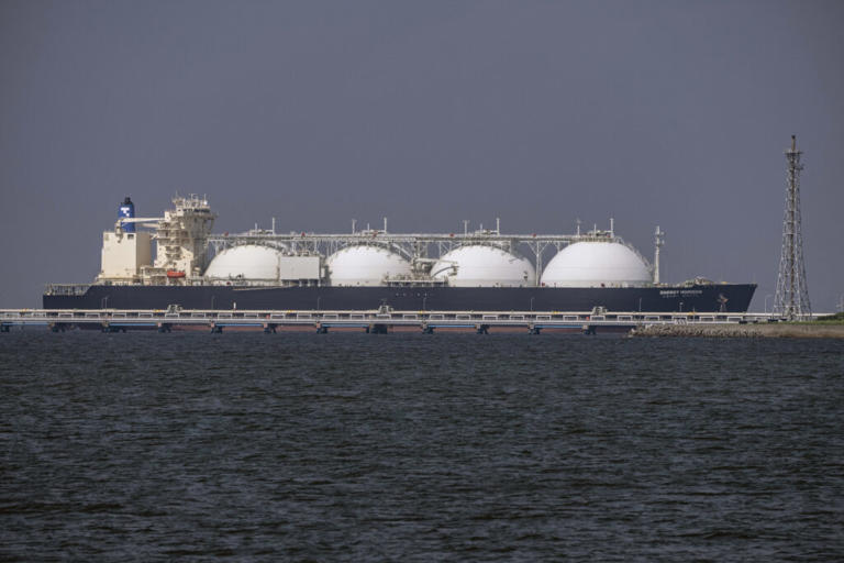 Oil down more than 5% on renewed hopes for US-Iran deal