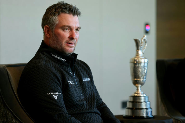 Open champion Fox welcomed home by thousands after 'whirlwind few days'
