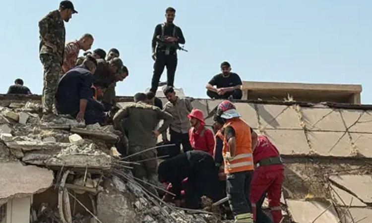 Who are the Iraqi armed militants hit by US-Saudi strikes?