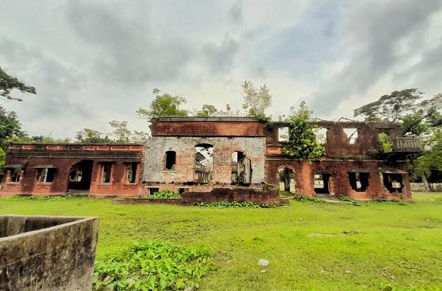 M.T. Hossain Institute in Lalmonirhat needs immediate renovation