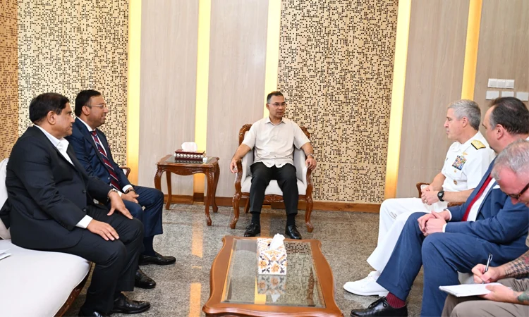 US Pacific Fleet commander meets PM, praises Bangladesh's UN peacekeeping role
