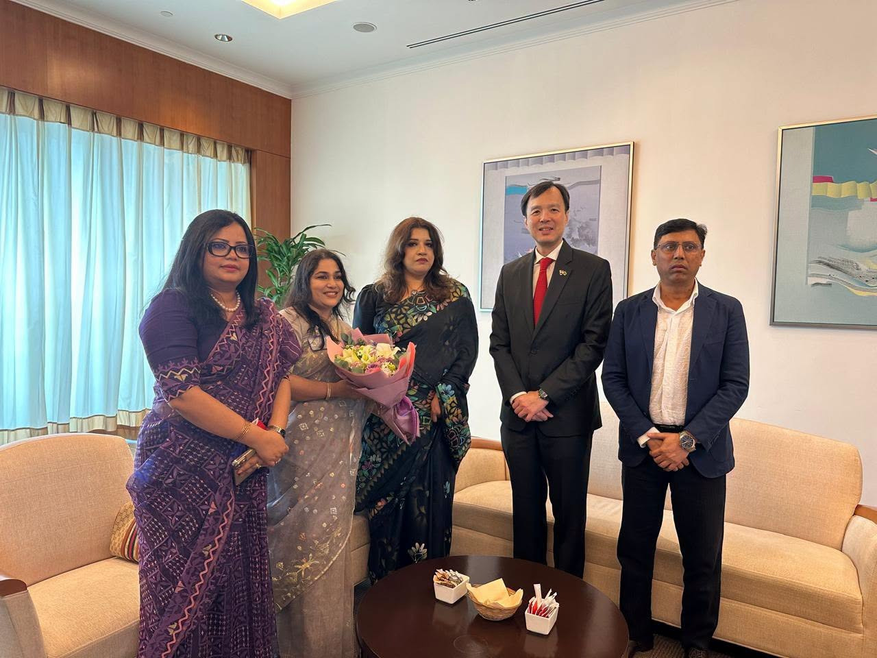 Shama reaches Singapore on 2-day official visit