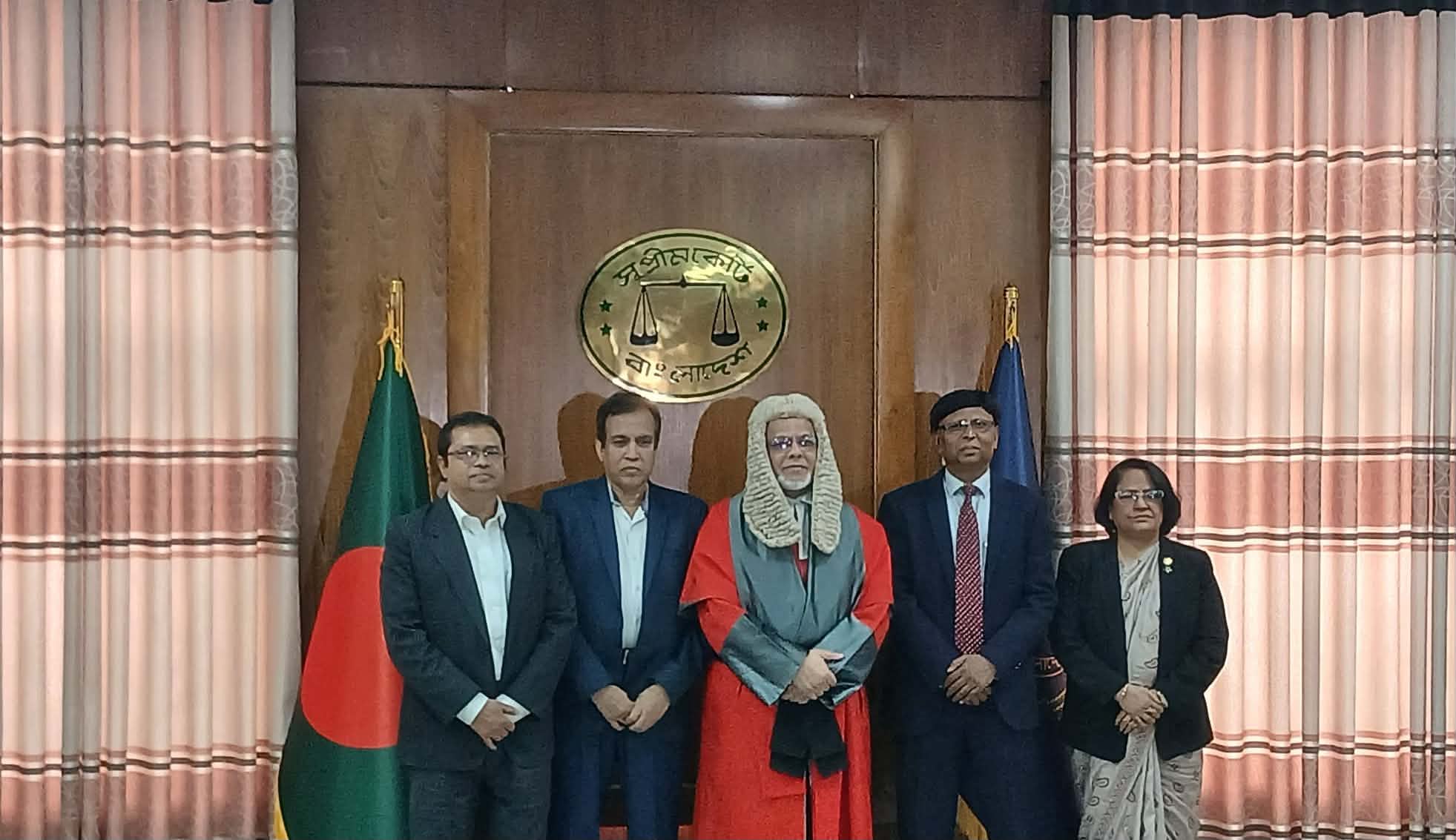 CJ administers oath to 4 new PSC members