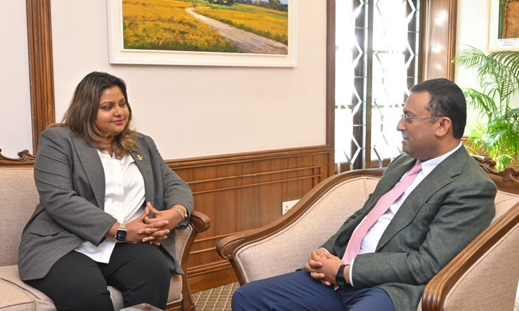 Humaiun seeks more job opportunities in Maldives