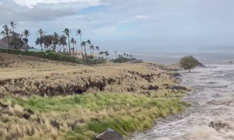 Hurricane Lala pulls away from Hawaii's Big Island