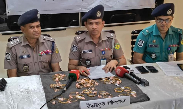 Over 99 bhori gold bangles stolen from Ctg shop recovered, 6 held 