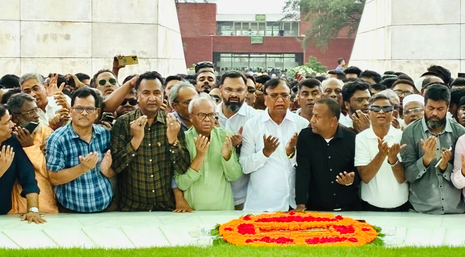 BNP Acting Secretary General pays tribute at graves of Ziaur Rahman, Khaleda Zia