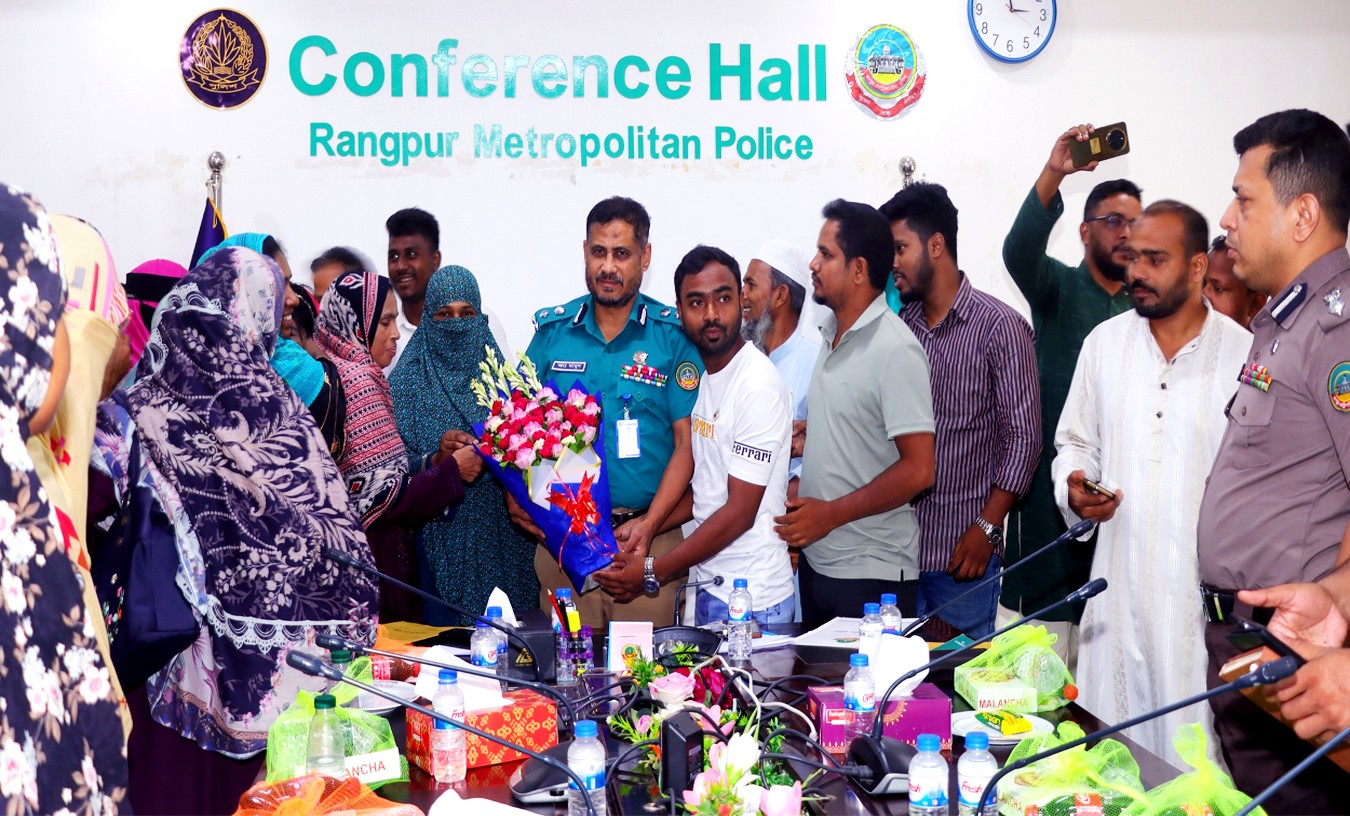 RpMP Commissioner exchanges views with July fighters, martyrs' families 