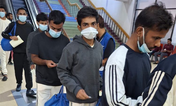 174 Bangladeshis return from Libyan detention centre