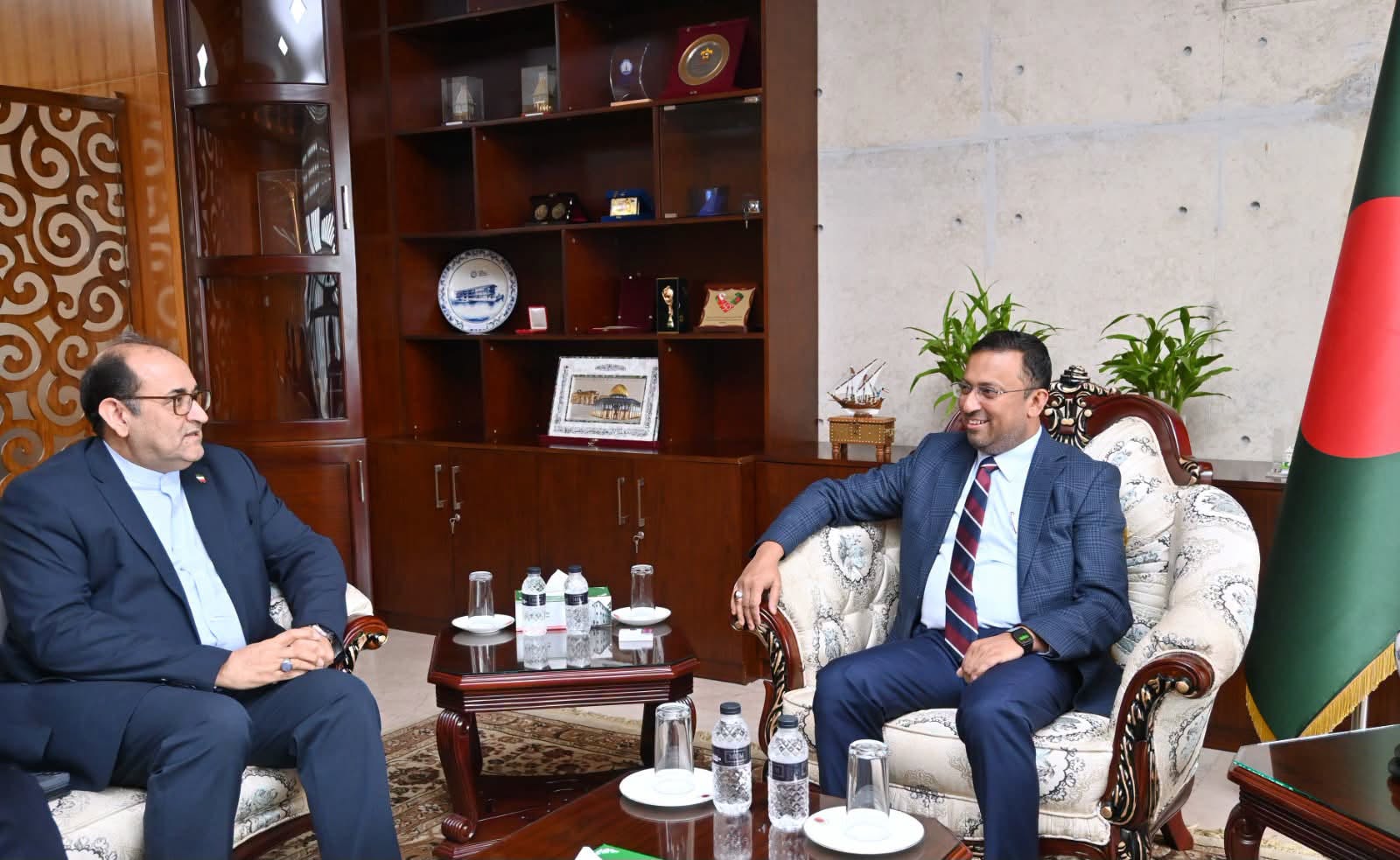 Humaiun hopes for early end to Middle East tension