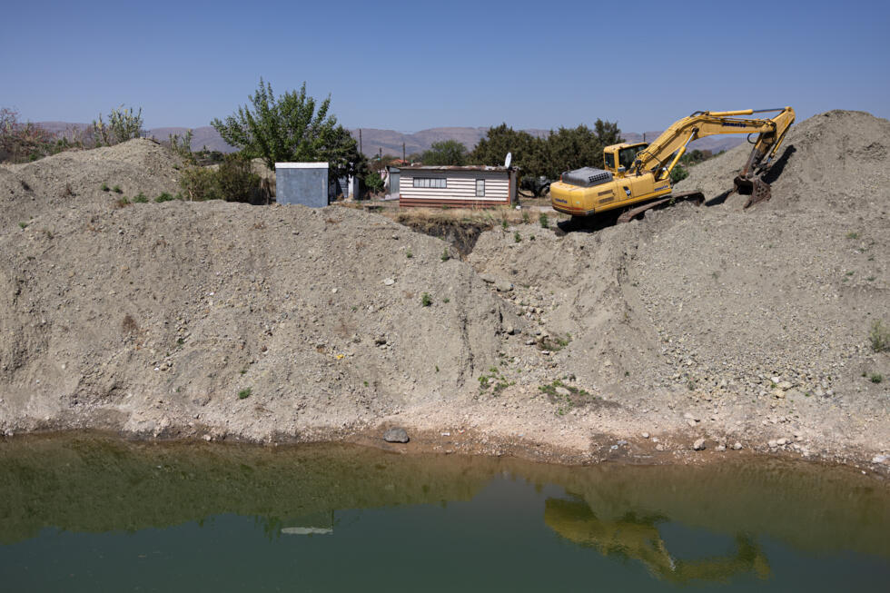 Illegal mining ravages S.Africa's economic hub