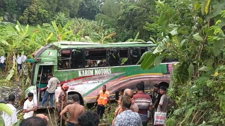 Three killed in Gopalganj road accident