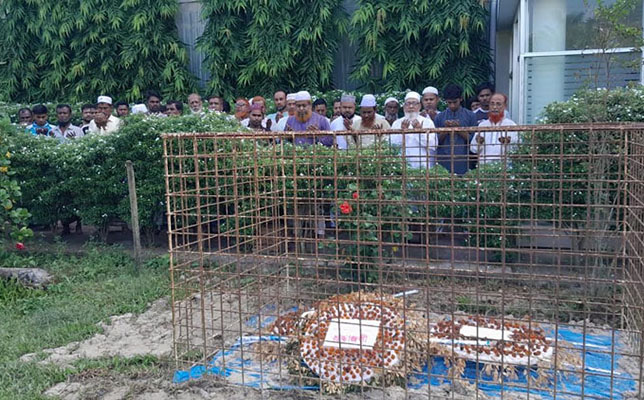 কিশোরগঞ্জ শহিদ রমজানের কবর জিয়ারত করেছেন জামায়াতের নেতারা