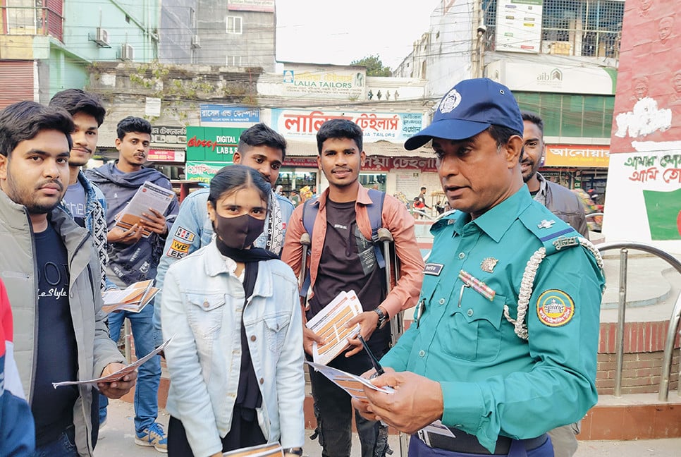 জুলাই ঘোষণাপত্রে ৭টি বিষয়কে অন্তর্ভুক্তির দাবিতে রংপুরে লিফলেট বিতরণ 