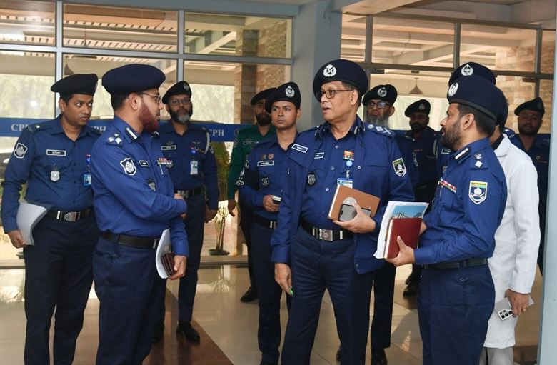 কেন্দ্রীয় পুলিশ হাসপাতালে সেবার মান বাড়াতে আইজিপি’র নির্দেশ 