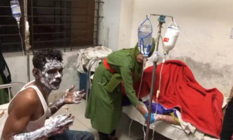 মাদারীপুরে গ্যাস সিলিন্ডার বিস্ফোরণে একই পরিবারের তিনজন দগ্ধ