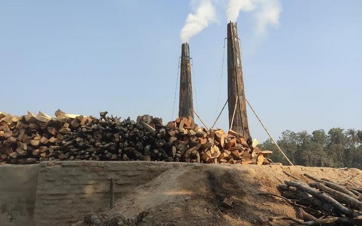 বায়ুদূষণ রোধে সারাদেশে মোবাইল কোর্ট: ৪৩ লাখ টাকার জরিমানা