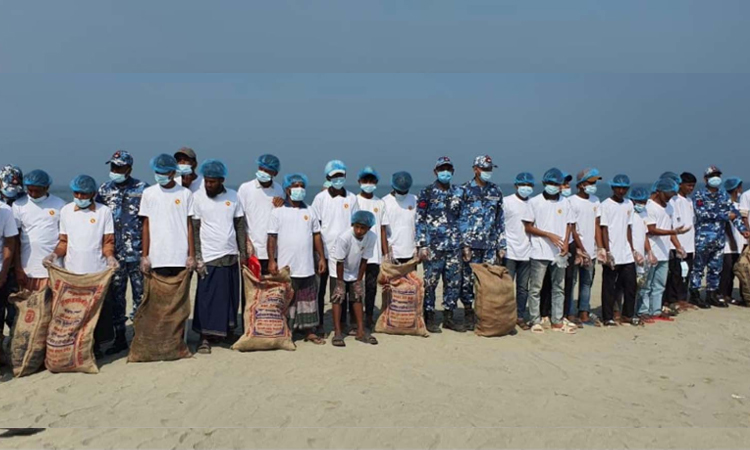 সেন্টমার্টিনে পরিবেশ মন্ত্রণালয়ের পরিচ্ছন্নতা অভিযান