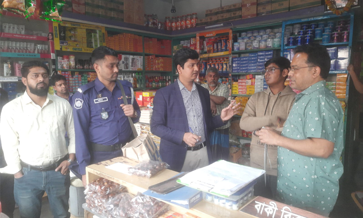 মাগুরায় বাজারে পণ্যের মূল্য স্থিতিশীল রাখতে টাস্কফোর্সের অভিযান