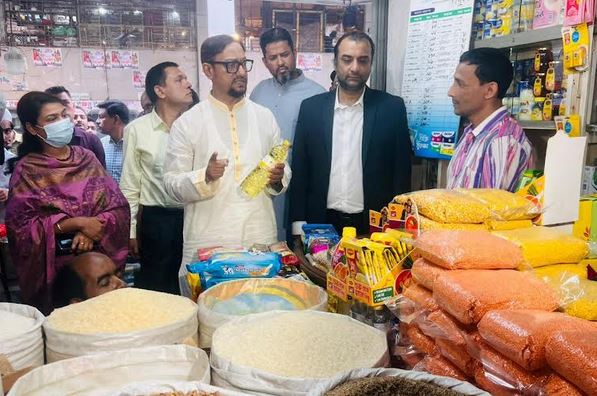 খোলা ভোজ্যতেল নির্ধারিত দামের বেশি নিলে আইনানুগ ব্যবস্থা : চসিক মেয়র