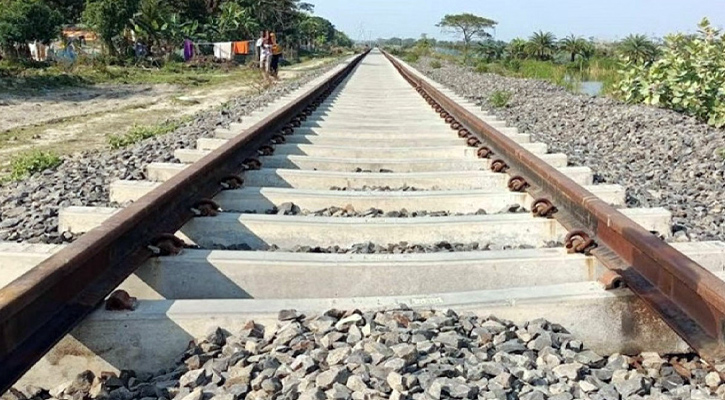 নরসিংদীতে ট্রেনে কাটা পড়ে এক নারী নিহত