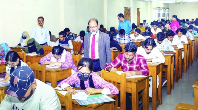 সিভাসু কেন্দ্রে গুচ্ছ ‘বি’ ইউনিটের ভর্তি পরীক্ষা অনুষ্ঠিত
