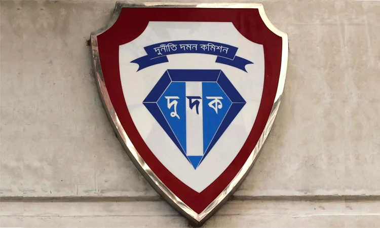 সিলেট বিআরটিএ অফিসে দুদকের অভিযান