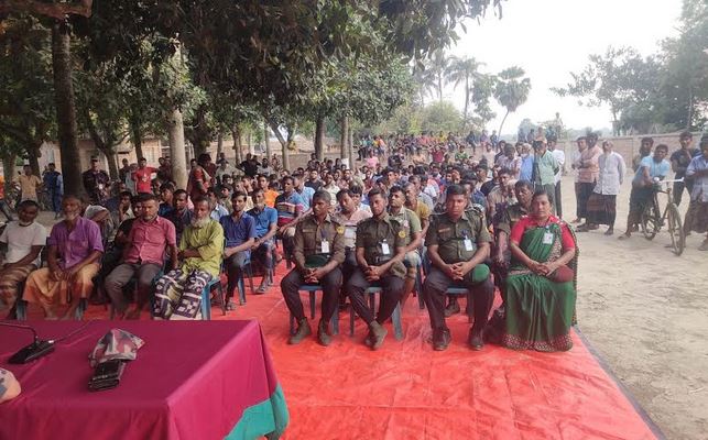 সীমান্তে বসবাসকারীদের সচেতনতা ও সতর্কতা বৃদ্ধিতে ঝিনাইদহে বিজিবির মতবিনিময়