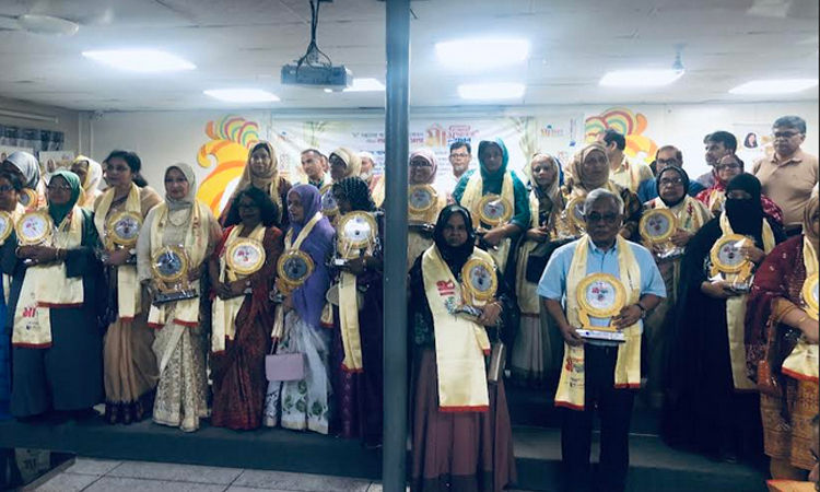 জুলাই শহিদ মুগ্ধ’র মাসহ ৩১ মা পেলেন রত্নগর্ভা মা সম্মাননা 