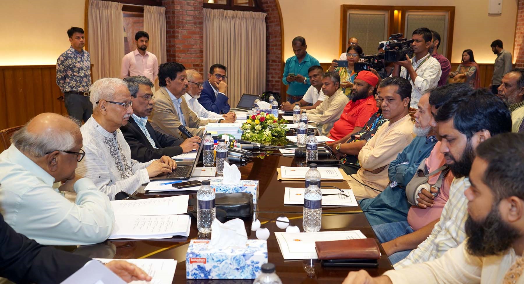 ফ্যাসিস্ট শাসকের পলায়নের মাধ্যমে গণতন্ত্রের প্রাথমিক বিজয় নিশ্চিত হয়েছে : আলী রীয়াজ