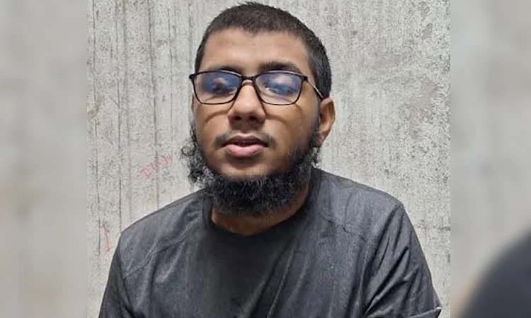 চোখ হারানোর শঙ্কায় দিন কাটছে রিয়াদের, অর্থাভাবে থেমে আছে চিকিৎসা