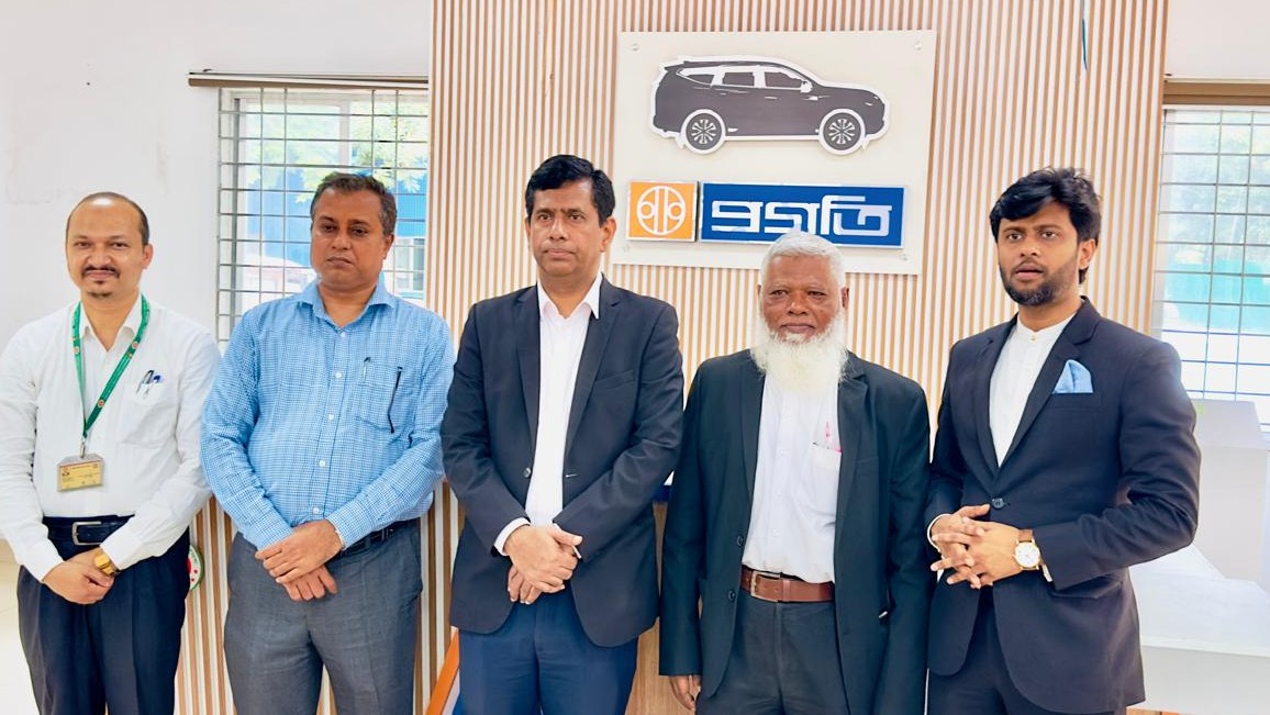 প্রগতির ঢাকা অফিস পরিদর্শন করেন আন্তর্জাতিক অপরাধ ট্রাইব্যুনালের চিফ প্রসিকিউটর