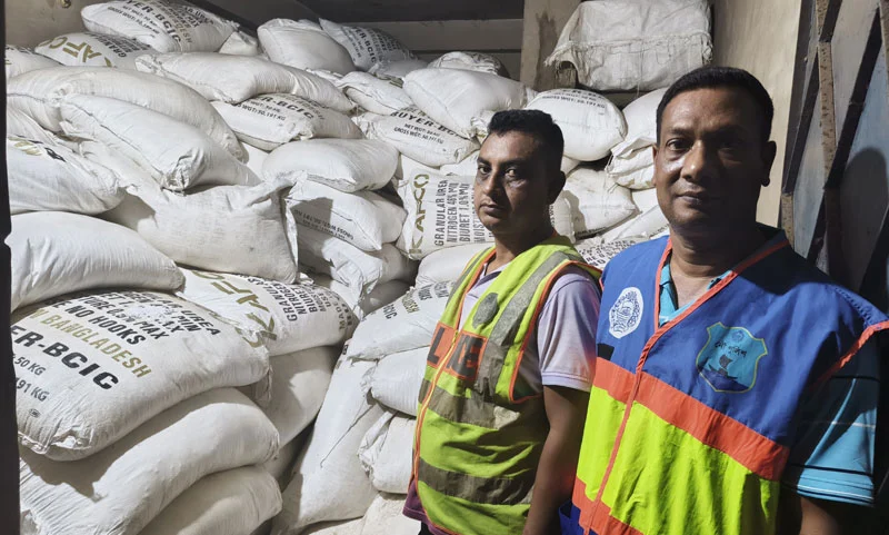 মিয়ানমারে পাচারকালে ১৭ টন ইউরিয়া সার উদ্ধার