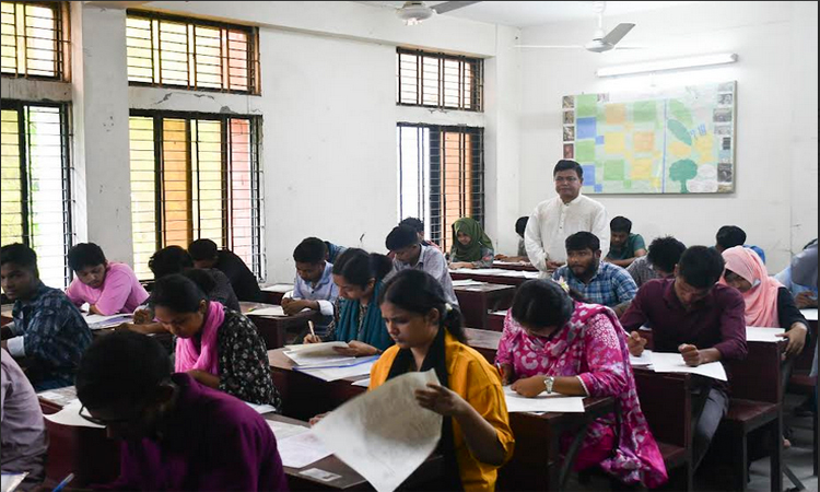 বেরোবিতে ঢাকা বিশ্ববিদ্যালয়ের ব্যবসায় শিক্ষা ইউনিটের পুনঃভর্তি পরীক্ষা অনুষ্ঠিত 