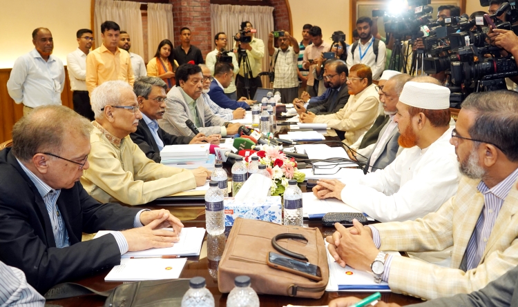 জাতীয় সনদের দিকে দ্রুত অগ্রসর হতে চায় ঐকমত্য কমিশন : আলী রীয়াজ