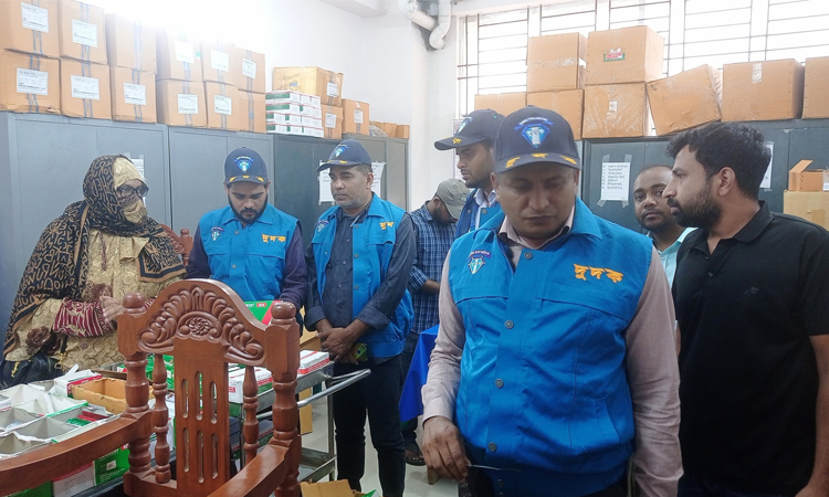 নিয়োগে অনিয়মসহ নানাবিধ দুর্নীতির অভিযোগে রেড ক্রিসেন্ট সোসাইটিতে দুদকের অভিযান
