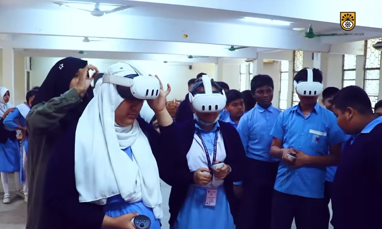 বাংলাদেশ শিল্পকলা একাডেমিতে চলছে ভার্চুয়াল রিয়ালিটি প্রদর্শনী