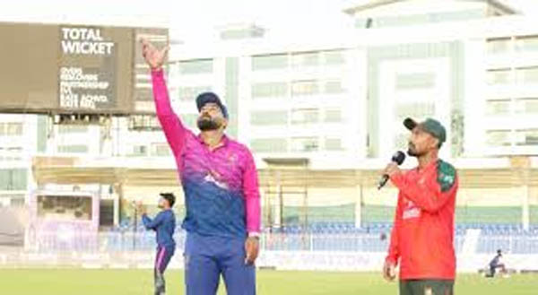 সংযুক্ত আরব আমিরাতের বিপক্ষে টস হেরে ব্যাটিংয়ে বাংলাদেশ