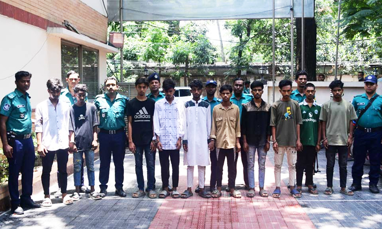 রাজধানীতে ফটোগ্রাফারকে খুন করে ক্যামেরা ছিনতাই : ১০ জন গ্রেফতার