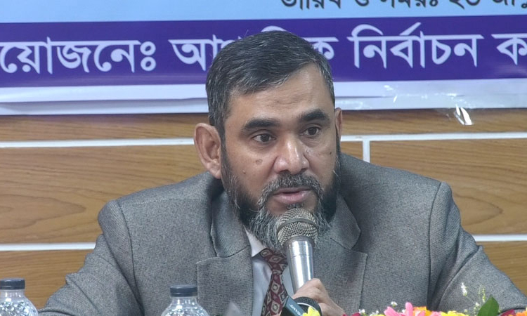ইসি নিরপেক্ষভাবে দায়িত্ব পালন করছে: নির্বাচন কমিশনার সানাউল্লাহ