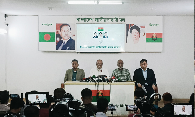 নির্বাচিত রাজনৈতিক সরকার প্রতিষ্ঠা করাই এখন সর্বোচ্চ অগ্রাধিকার : ড. খন্দকার মোশাররফ 