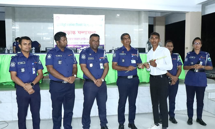 নাটোরে মেধা ও যোগ্যতায় কনস্টেবল পদে নিয়োগ পেলেন ২৪ জন 
